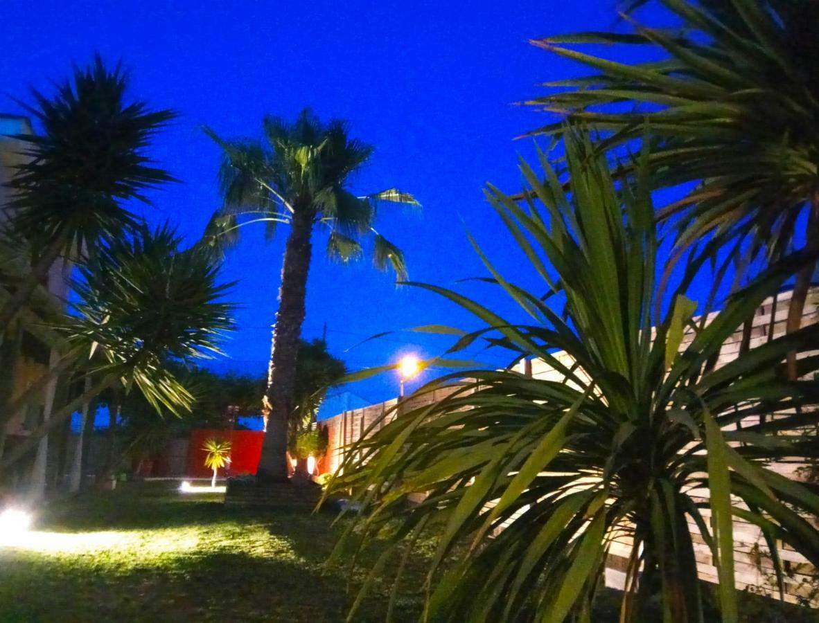 Casablanca El Petit Hotel Deltebre Bagian luar foto